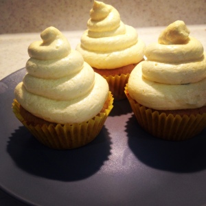 Lemon Curd Cupcakes 